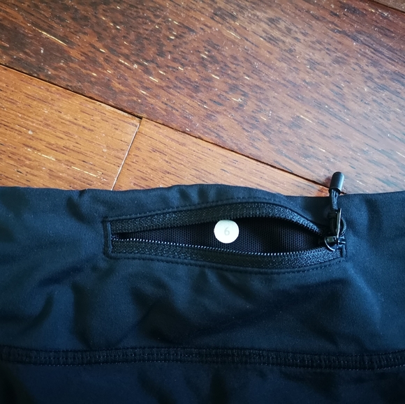 Lululemon running short - Picture 3 of 3